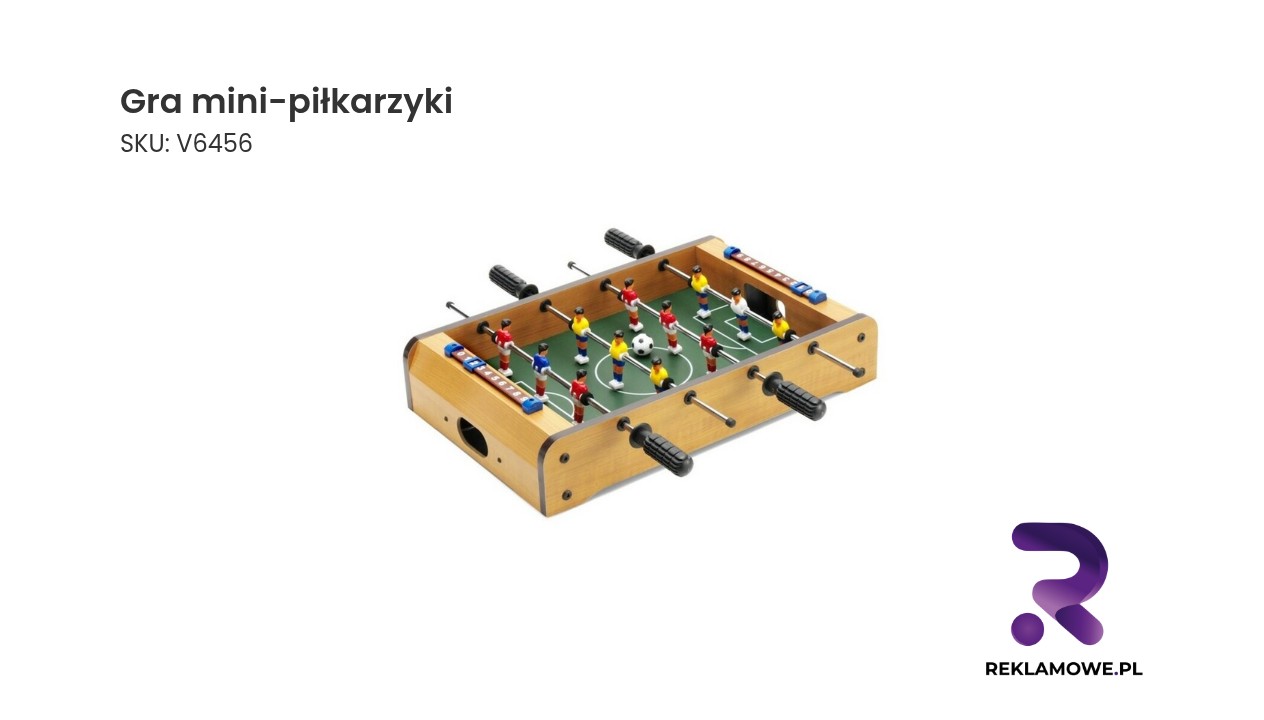 Gra mini-piłkarzyki na stole