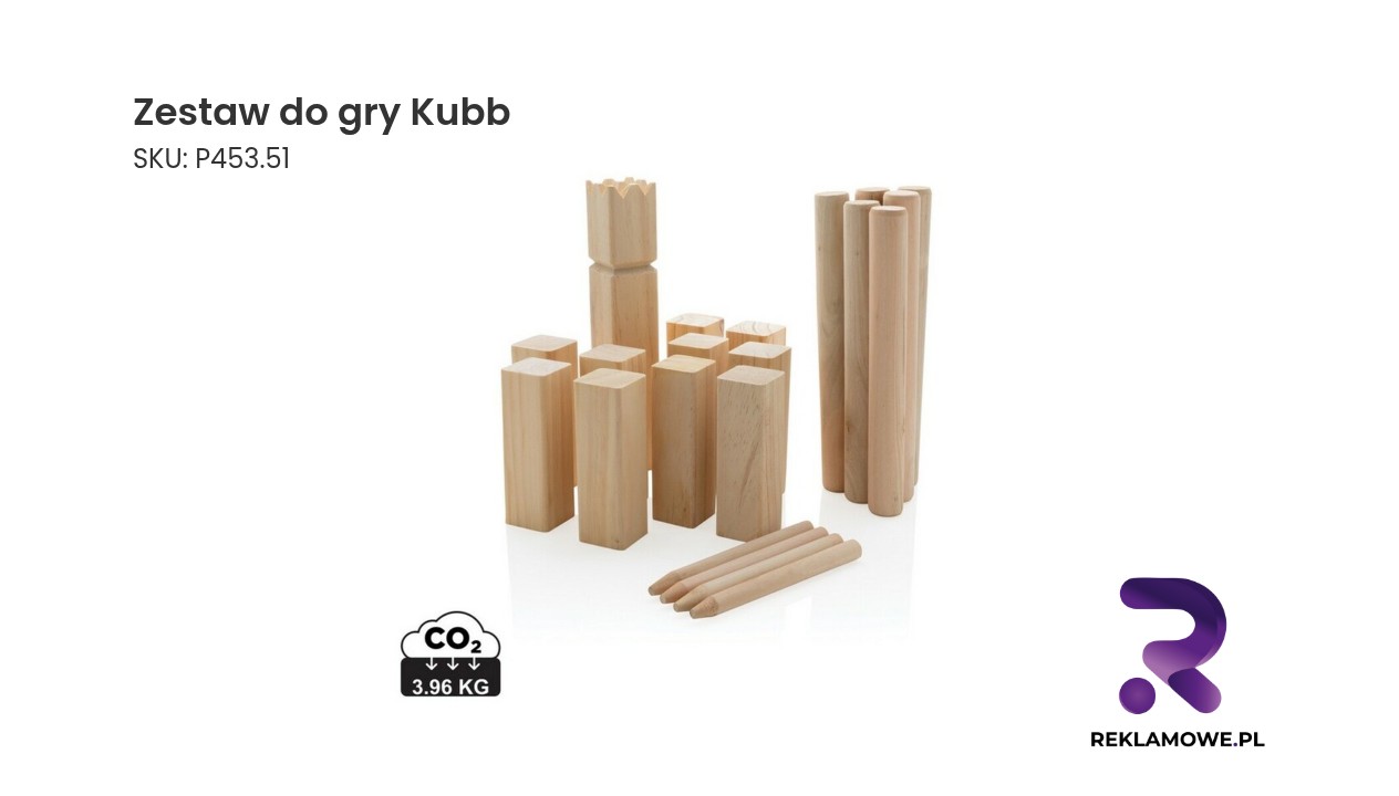 Drewniany zestaw do gry Kubb w parku